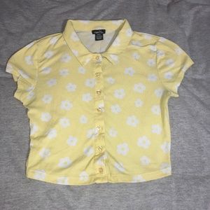 yellow daisy crop top